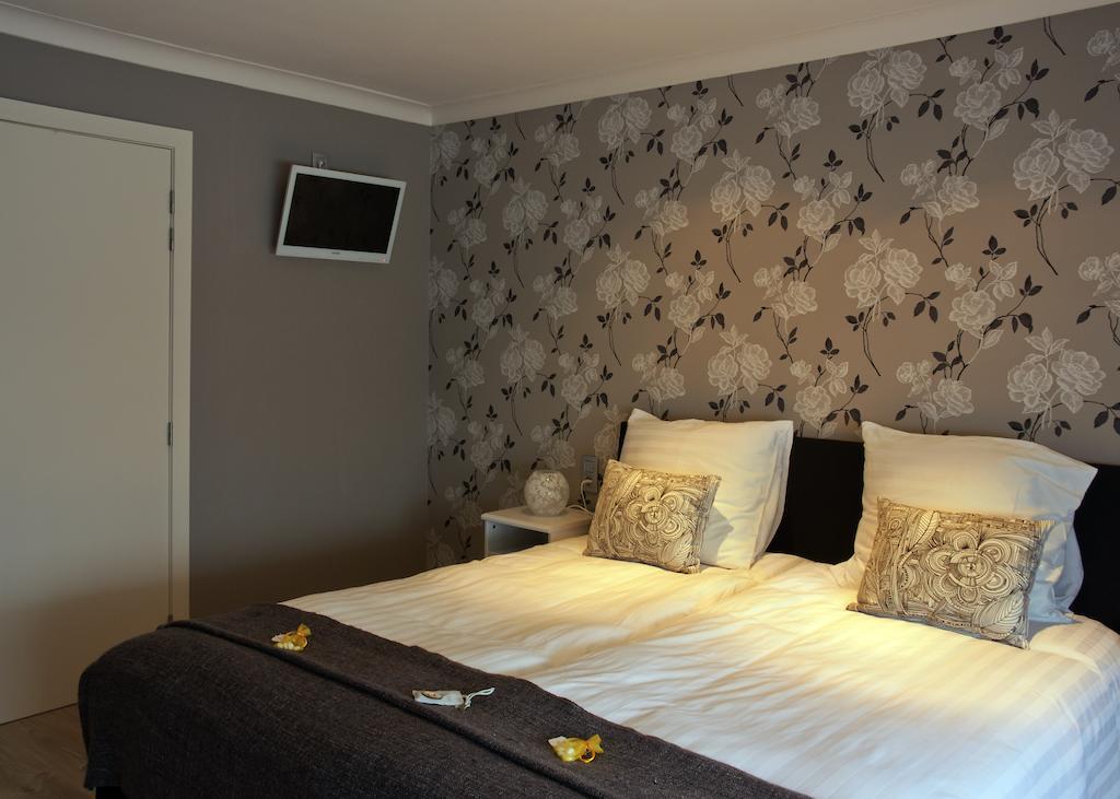 B&B Tiskeshof 티넨 객실 사진